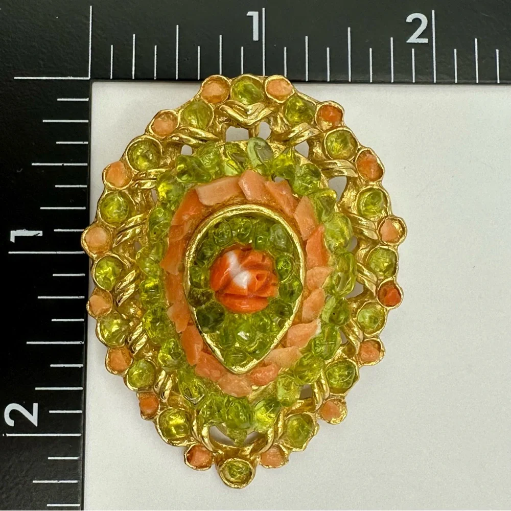 Vintage Peridot Coral Pebble Chip Carved Rose Gold Tone Brooch Pendant